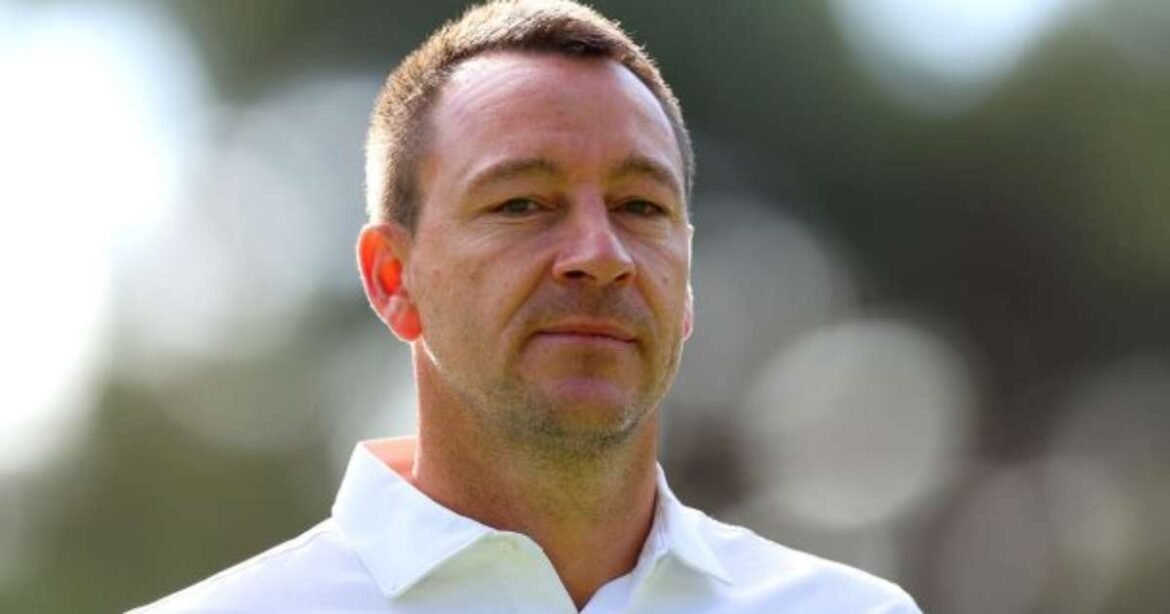 John Terry expressa descontentamento por não ter assumido o Chelsea como treinador interino