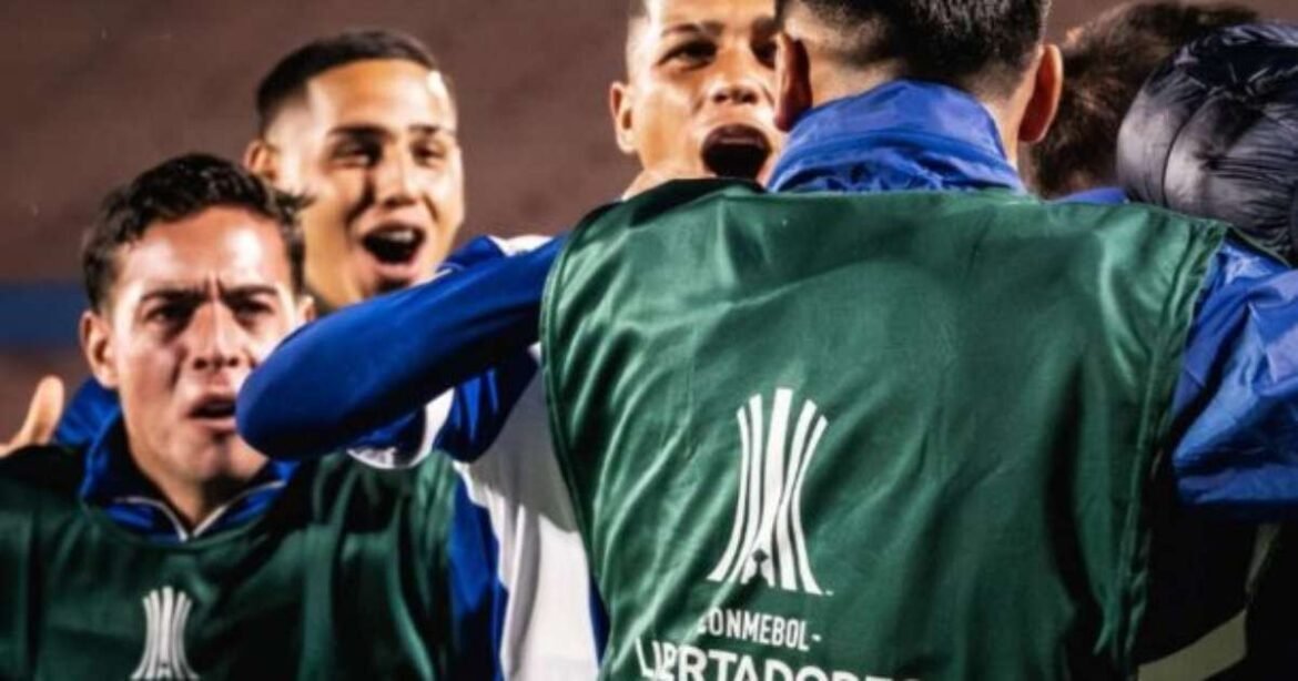 Juventud avança na Libertadores após emocionante disputa de pênaltis contra a Católica em partida de sete gols