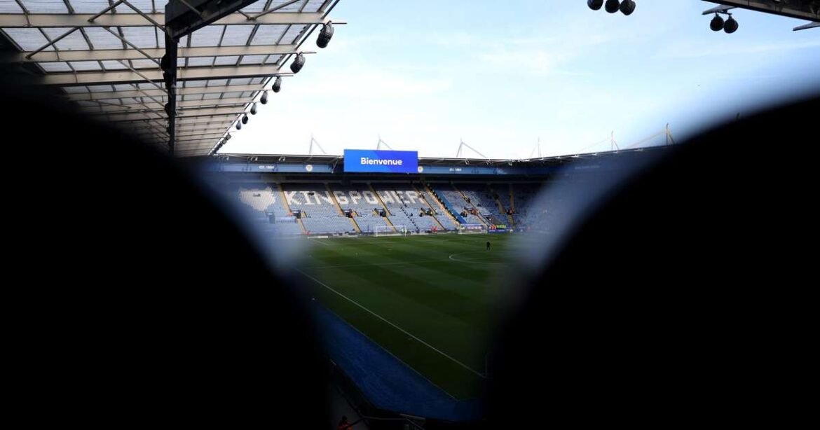 Premier League impõe sanção de seis pontos a ex-campeão