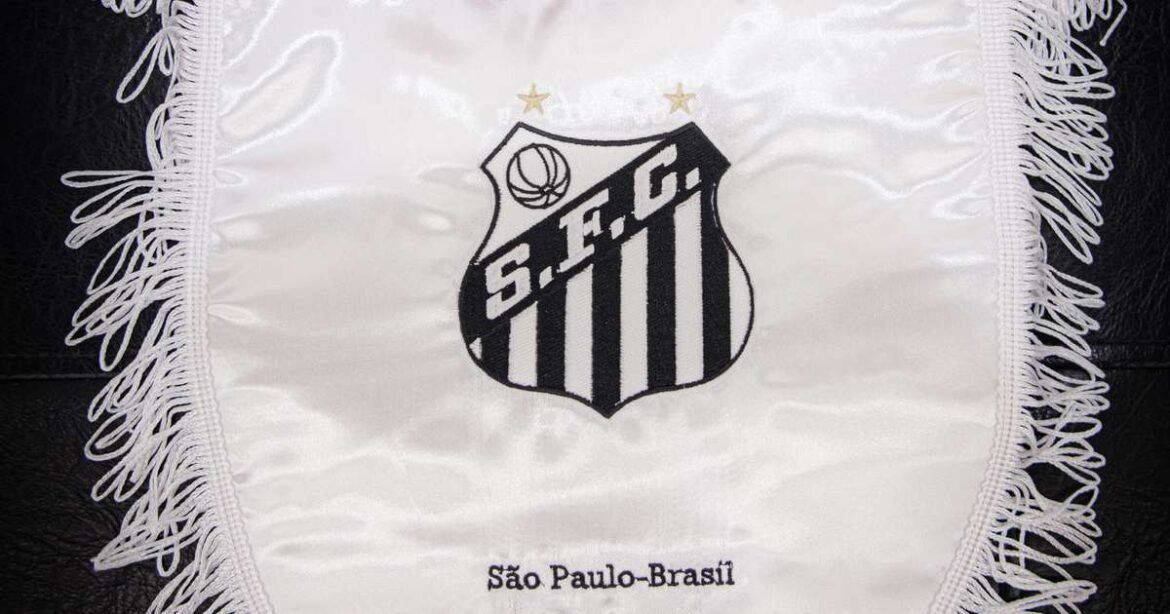 Santos obtém ganhos com empréstimo de atacante e planeja negociação com clubes da Premier League