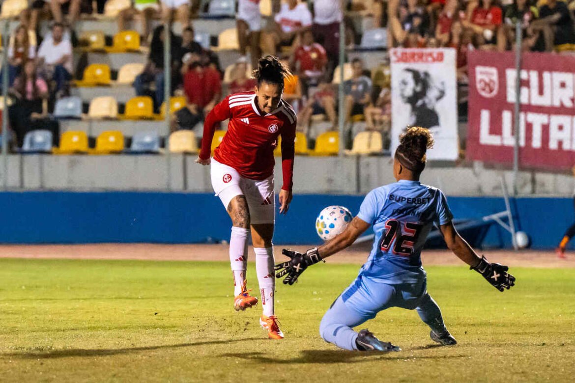 São Paulo supera o Internacional e começa bem no Campeonato Brasileiro Feminino