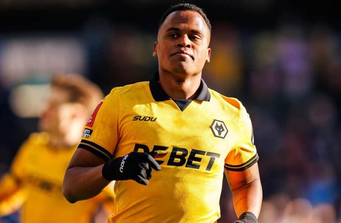 Técnico do Wolves anuncia transferência de Arias para o Palmeiras