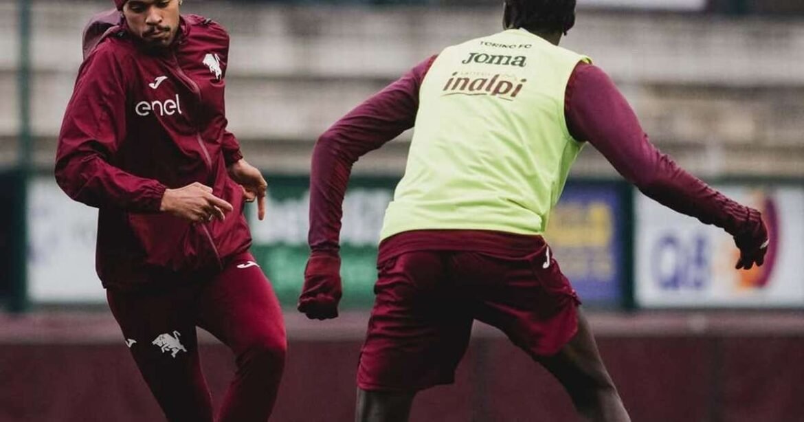 Torcida do Torino faz protesto jogando esterco na entrada do CT devido a resultados insatisfatórios