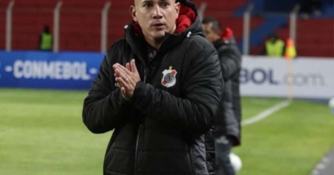Treinador do Nacional Potosí faz analogia inusitada ao comemorar triunfo sobre o Botafogo