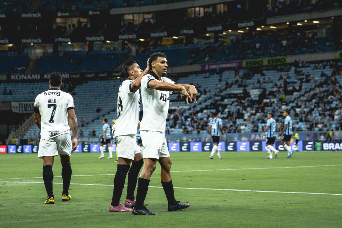 Victor Hugo se pronuncia sobre a derrota do Atlético para o Grêmio: "Demos nosso melhor em campo"