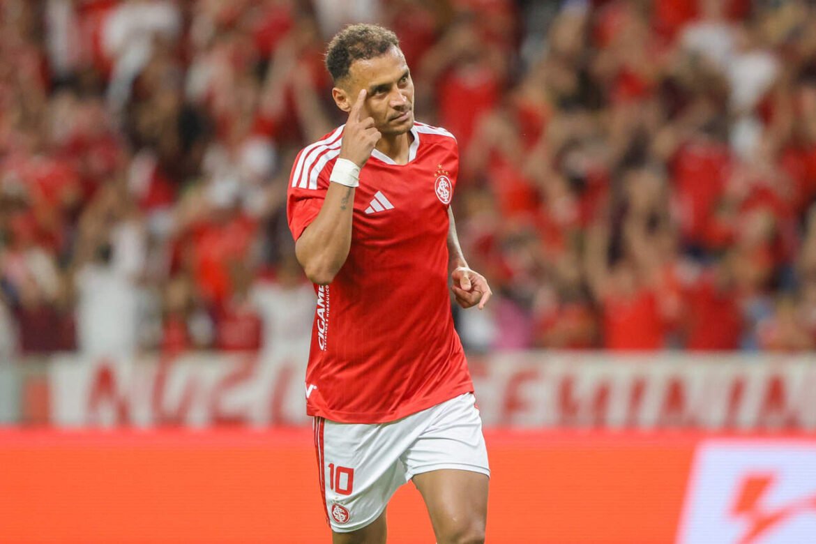 Alan Patrick celebra a primeira vitória do Internacional no Beira-Rio: "É nossa força"