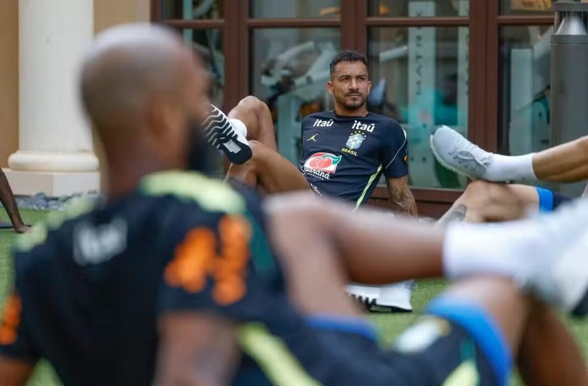 Ancelotti aponta Danilo como opção para substituir Wesley na Seleção Brasileira
