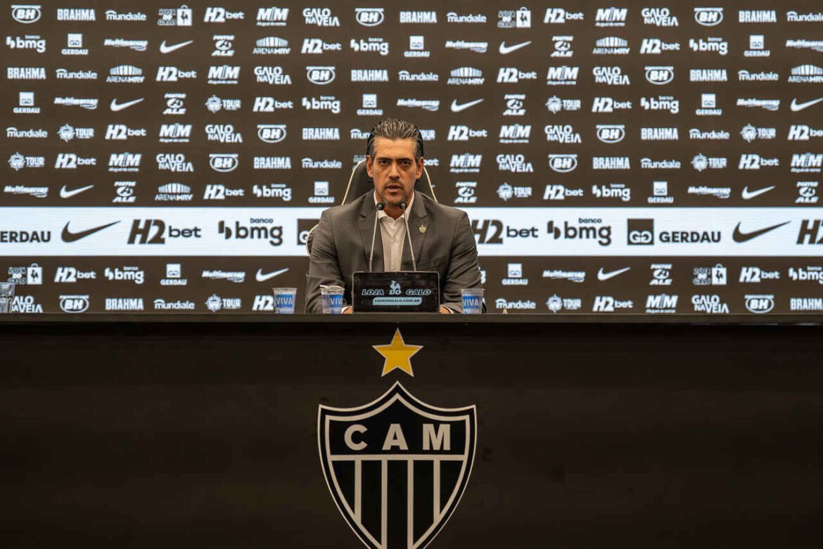 Atlético reconhece deficiências no time e busca novos jogadores para a próxima janela de transferências
