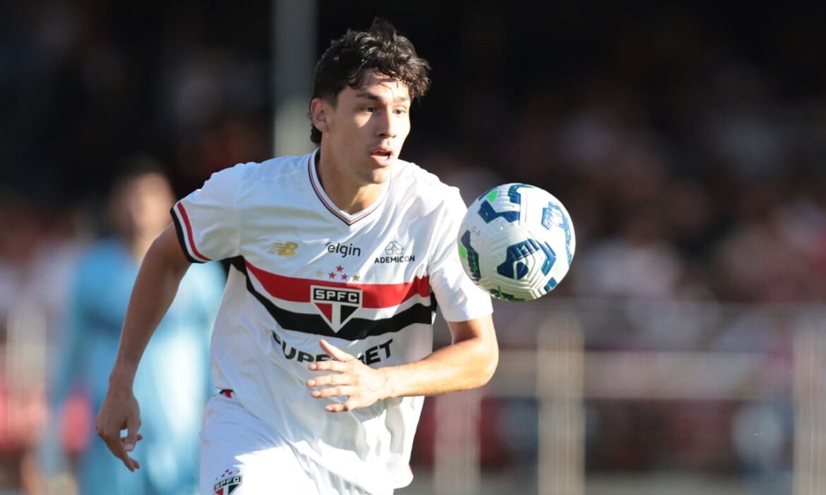 Botafogo busca negociar empréstimo de Ferraresi, jogador do São Paulo