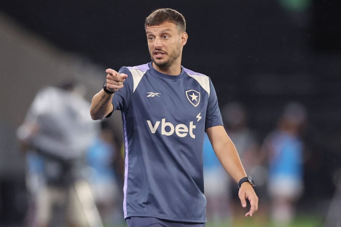 Botafogo encerra contrato com o treinador Martin Anselmi