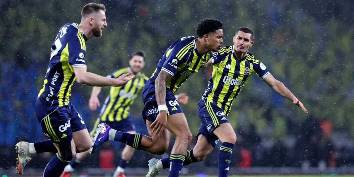 Crystal Palace planeja contratação de Oosterwolde; interesse do Fenerbahçe em negociação