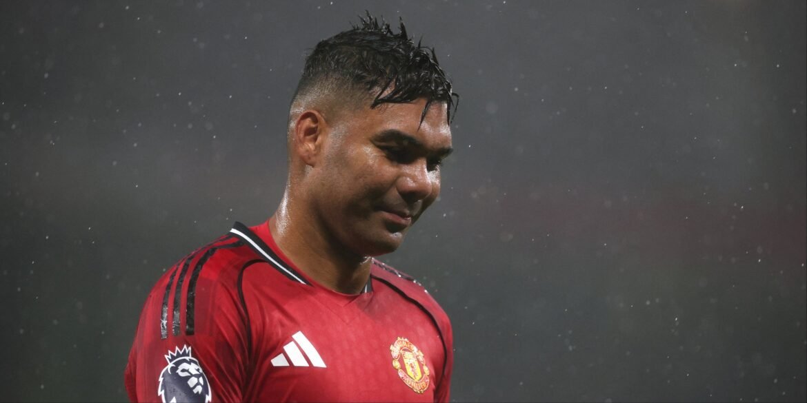 Dirigentes do Old Trafford negociam contratação de reforço para Casemiro no Manchester United