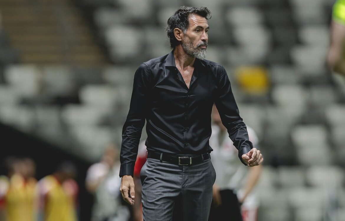 Eduardo Domínguez destaca otimismo após conquistar sua primeira vitória pelo Atlético