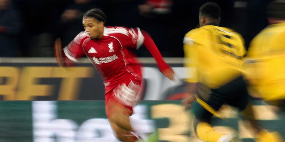 Edwards Descobre Seu Próprio Talento Inspirador em Jogador "Estrela" do Wolves