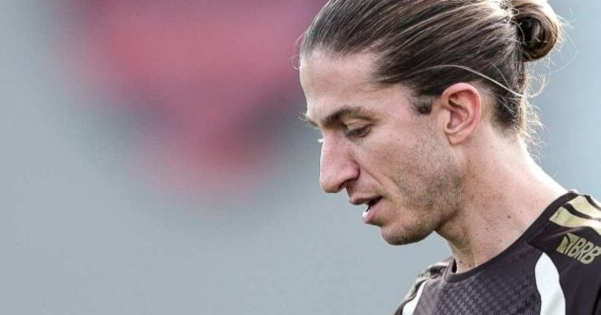 Ex-jogador do Flamengo, Filipe Luís responde a processo judicial relacionado à venda de carro