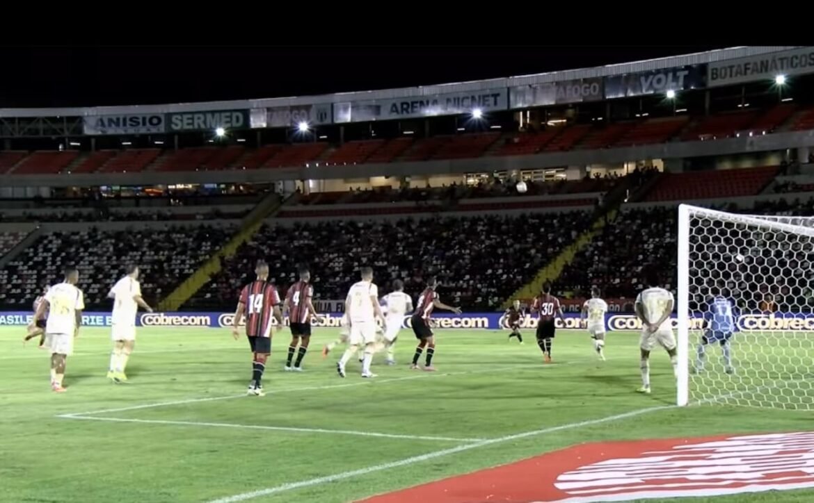 Fortaleza vence por 4 a 0 na Série B e Carpini percebe influência de Vojvoda