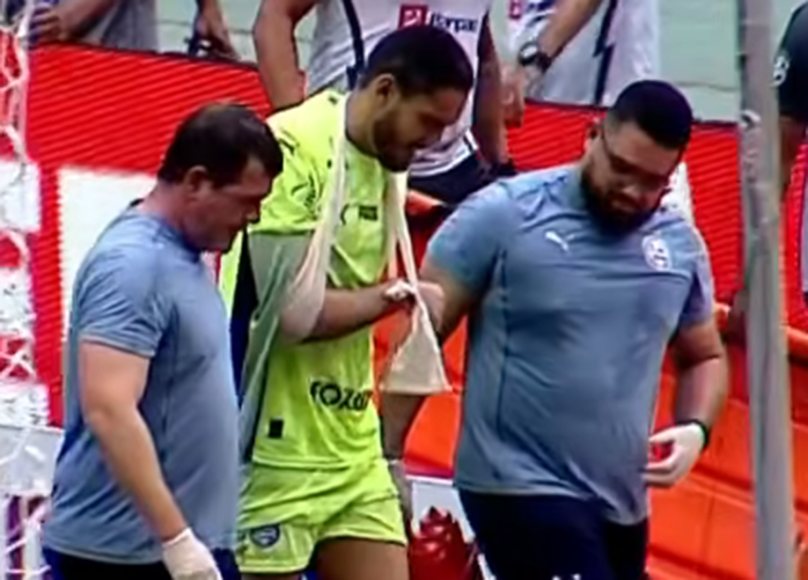 Goleiro do Bahia, Ronaldo, enfrenta lesão surpreendente