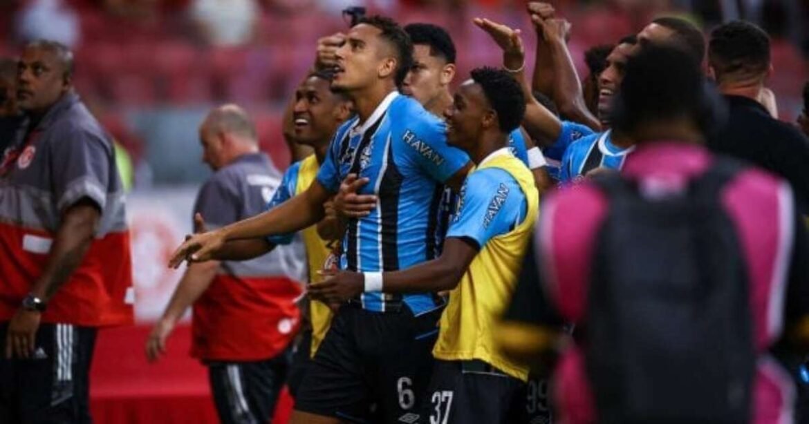 Grêmio conquista título gaúcho ao empatar com o Inter no Beira-Rio