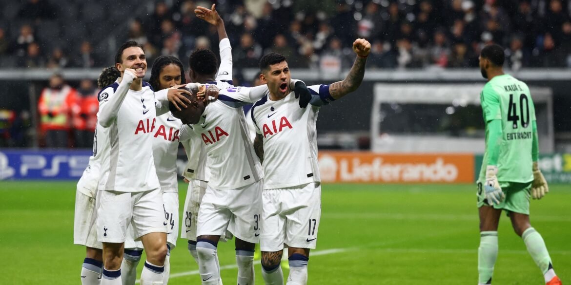 Juventus planeja contratar Djed Spence após Tottenham definir valor de transferência