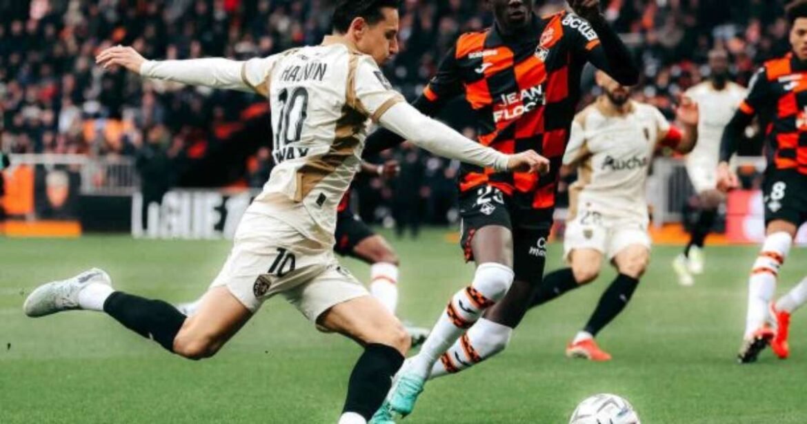Lens perde fora de casa e deixa escapar oportunidade de assumir a liderança no Campeonato Francês; PSG comemora