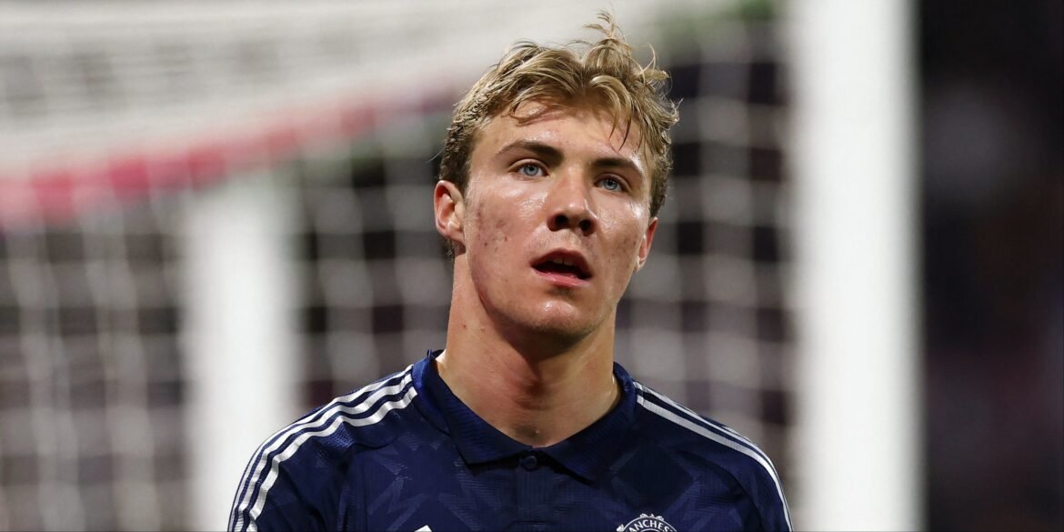 Manchester United inicia negociações para contratar atacante "incrível" neste verão