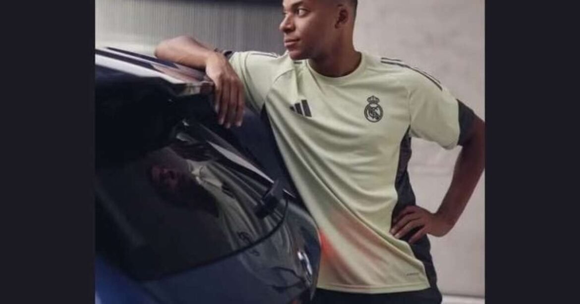 Mbappé se torna um dos primeiros a dirigir o novo BMW elétrico; assista ao vídeo!