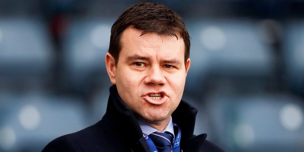 Newcastle fecha acordo para nova contratação, mesmo em meio a negociações com o Chelsea; Ross Wilson desempenha papel crucial.