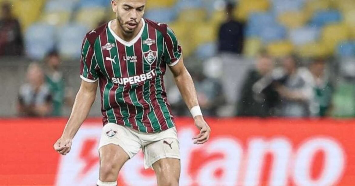 Nonato, jogador do Fluminense, processa o Inter por falta de pagamento
