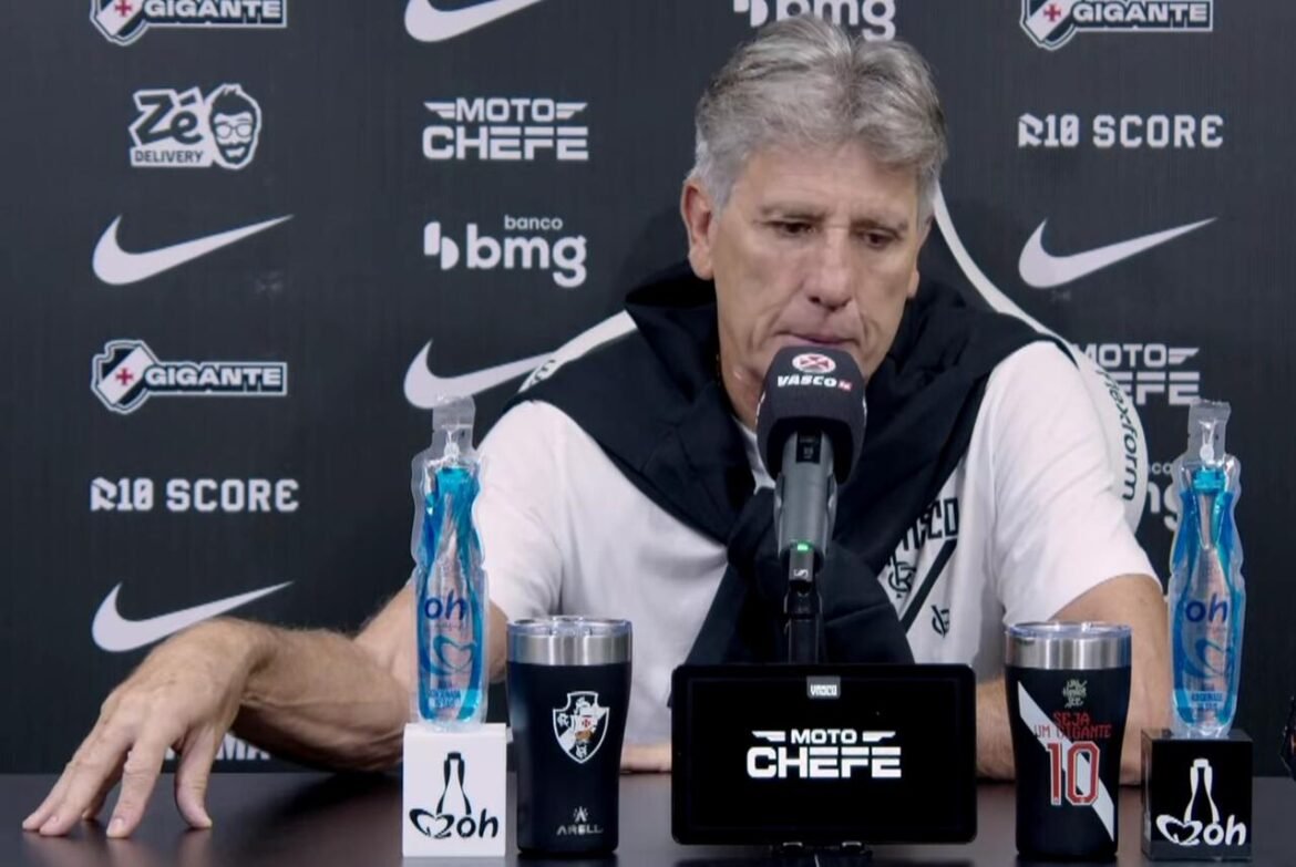 Renato Gaúcho elogia arbitragem em partida contra o Cruzeiro, em contraste com críticas do Vasco