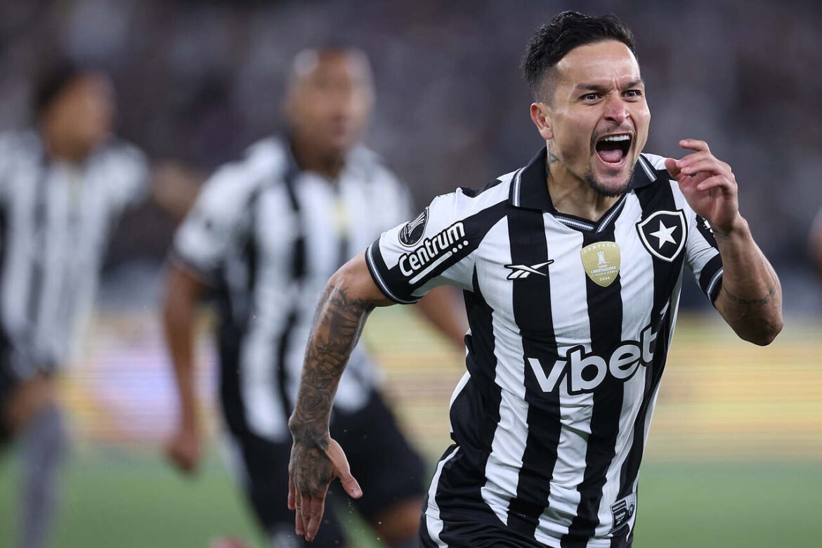 São Paulo avança na contratação de Artur, jogador do Botafogo