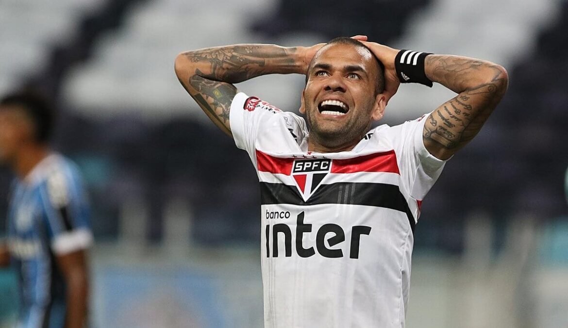 São Paulo pagará dívida com Daniel Alves apenas em dezembro de 2026