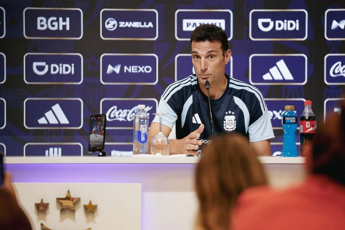 Scaloni se comove e encerra coletiva após lesão de atleta argentino