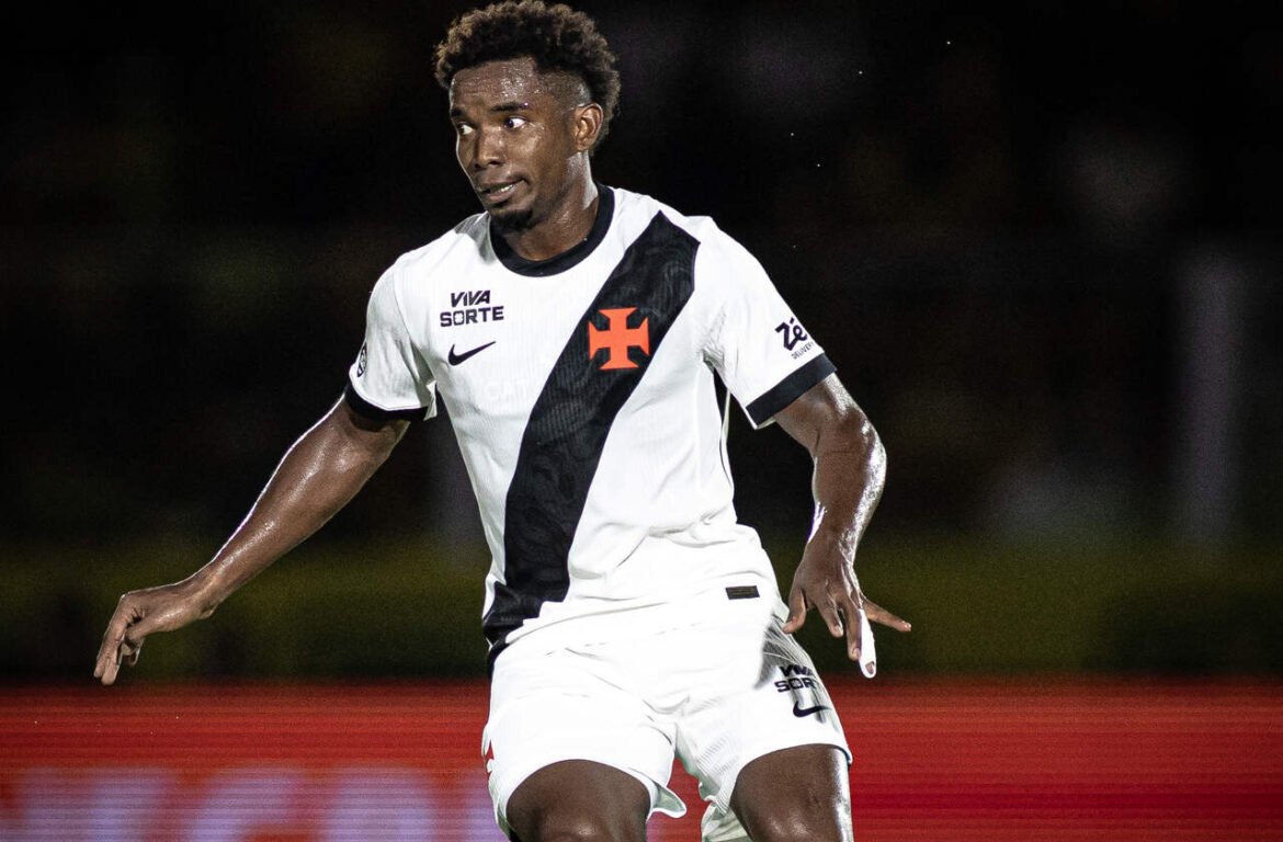 Thiago Mendes comemora desempenho do Vasco antes da pausa para a Data Fifa