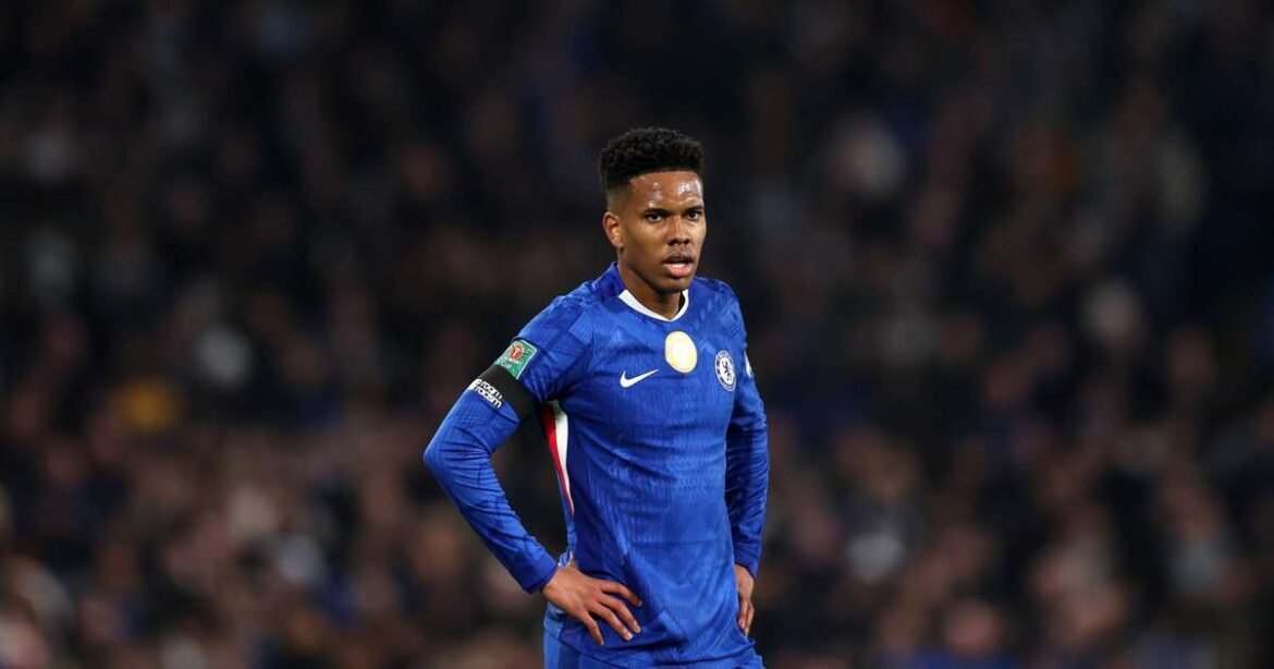 Treinador do Chelsea emite aviso sobre a recuperação de Estêvão