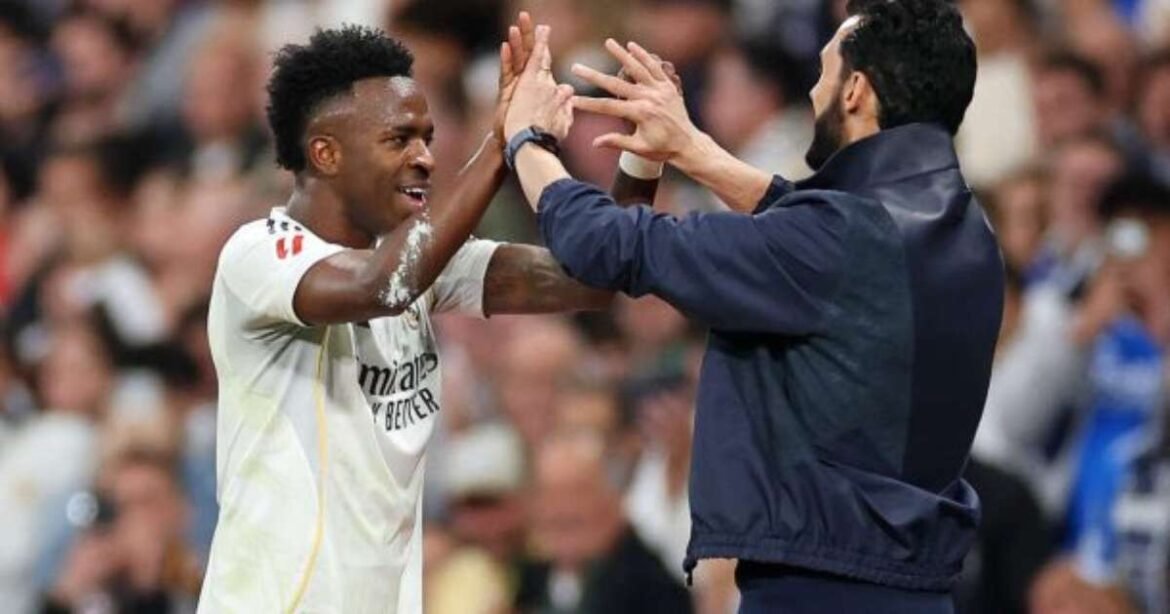 Vini Jr. melhora seu desempenho com a orientação de Álvaro Arbeloa no Real Madrid