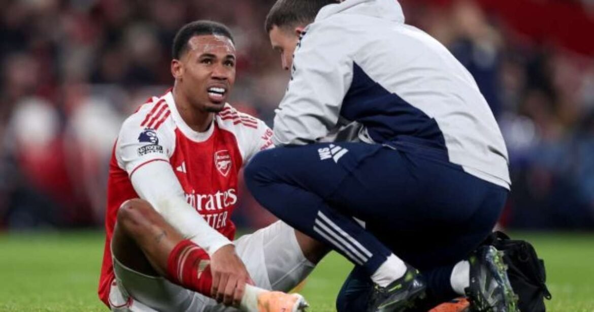 Gabriel Magalhães se lesiona durante partida do Arsenal e gera preocupação na equipe inglesa