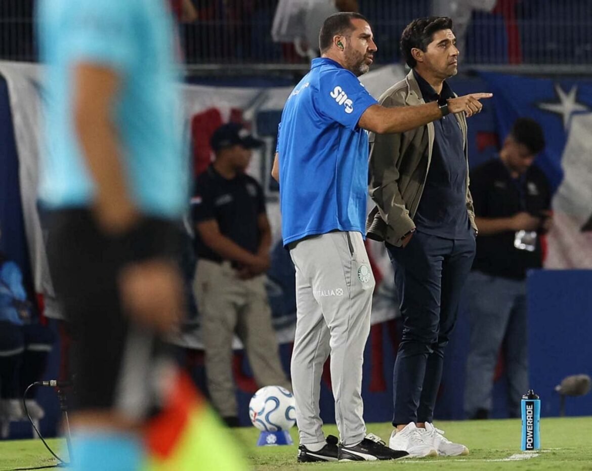 Abel Reflete sobre Oportunidades Perdidas em Empate no Paraguai: "Faltou Finalização"