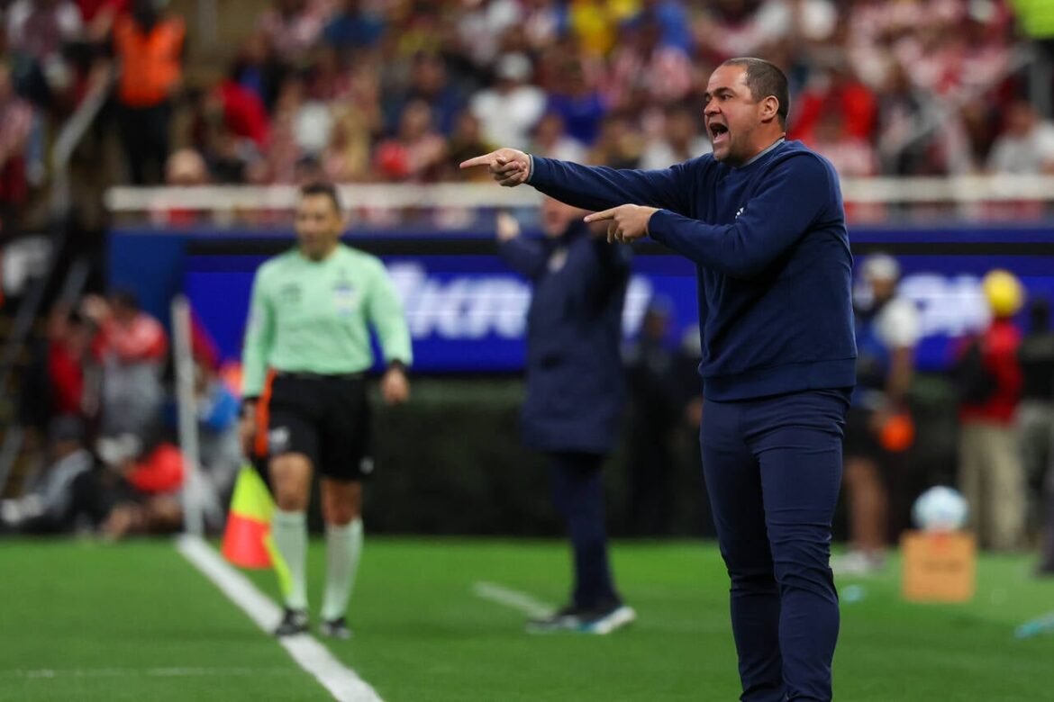 América do México retorna ao Estádio Azteca e Jardine recebe novo apoio para fase crucial da temporada