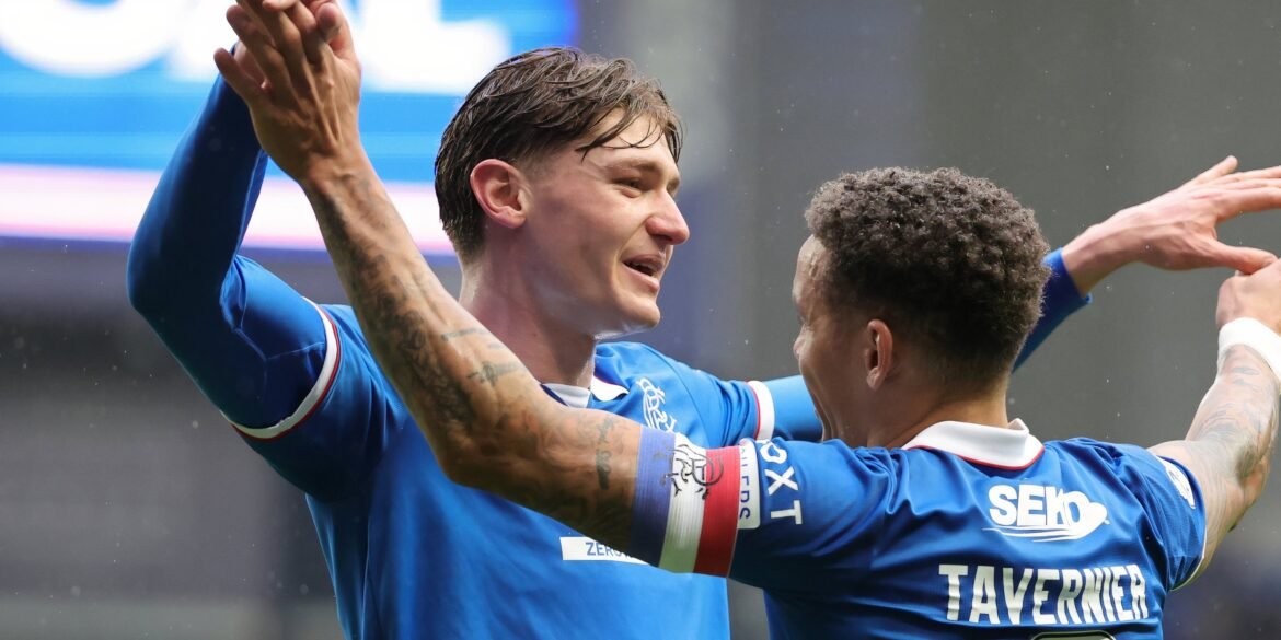 Após 3 anos fora, Naderi se destaca e supera todos os jogadores do Rangers em desempenho