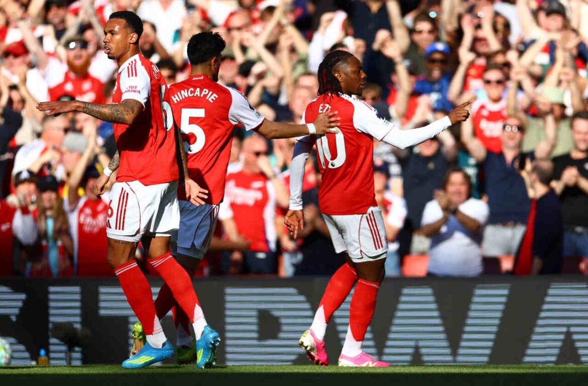 Arsenal supera Newcastle e retoma a ponta da tabela do Campeonato Inglês