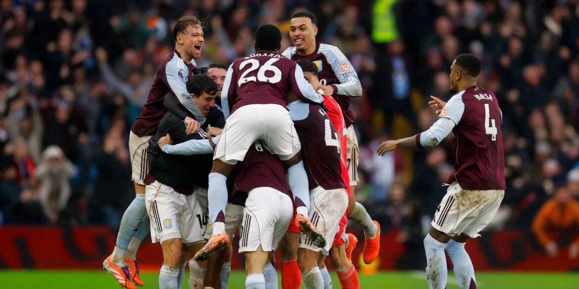 Aston Villa disputa com Fulham e West Ham para recontratar ex-jogador, com favorito identificado