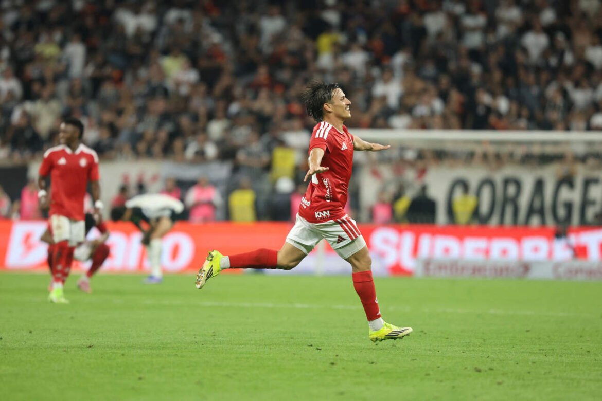 Bernabei, autor do gol do Internacional, ressalta progresso sob a liderança de Pezzolano