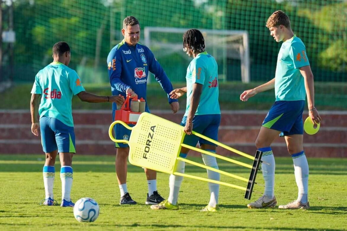 Brasil e Colômbia se enfrentam no Sul-Americano Sub-17: confira as escalações e como assistir ao jogo