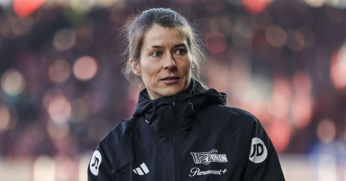 Clube europeu quebra barreiras e nomeia mulher como treinadora de equipe masculina
