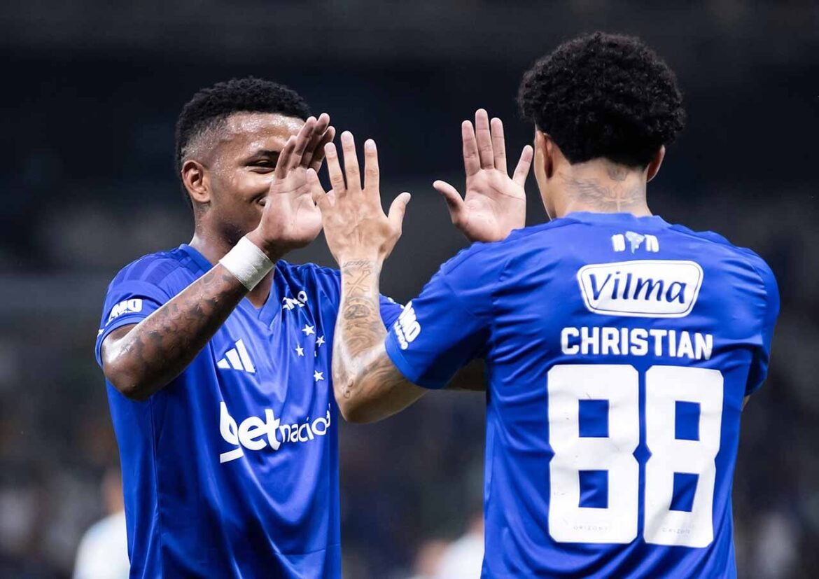 Cruzeiro conquista vitória sobre o Grêmio e se afasta da zona de rebaixamento