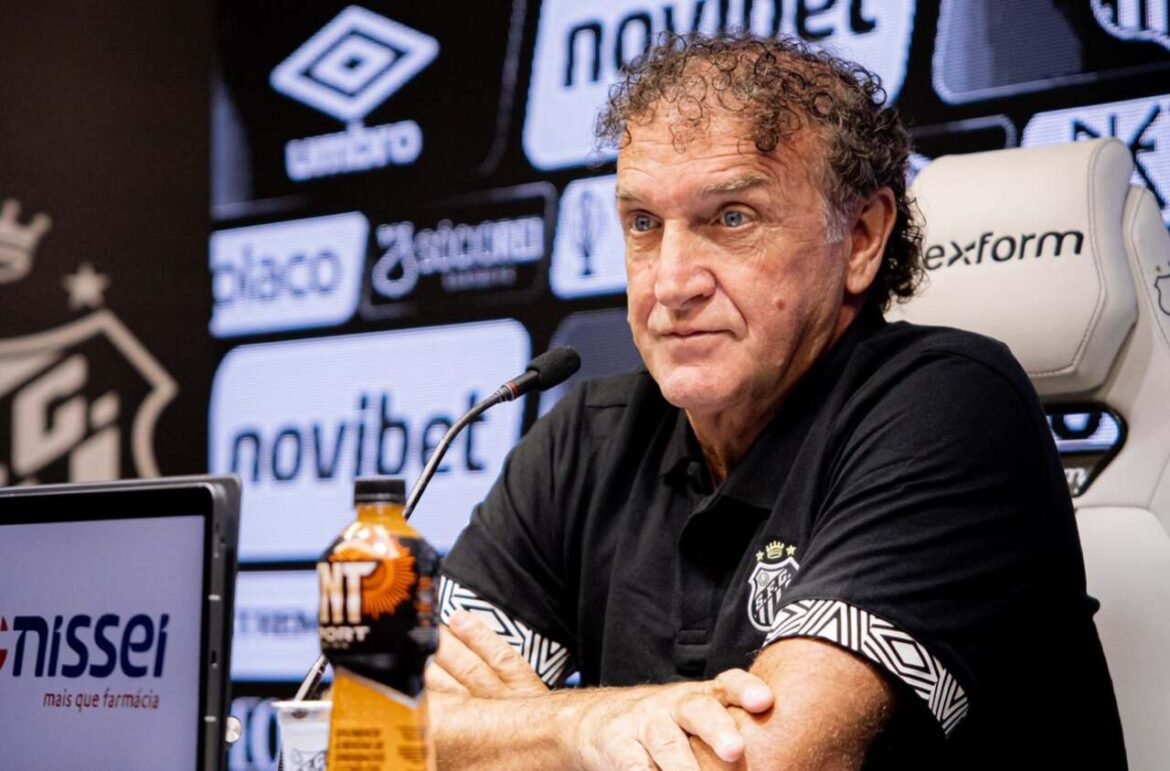 Cuca expressa descontentamento sobre expulsão de Neymar na vitória do Santos: "Poderia ter sido evitada"