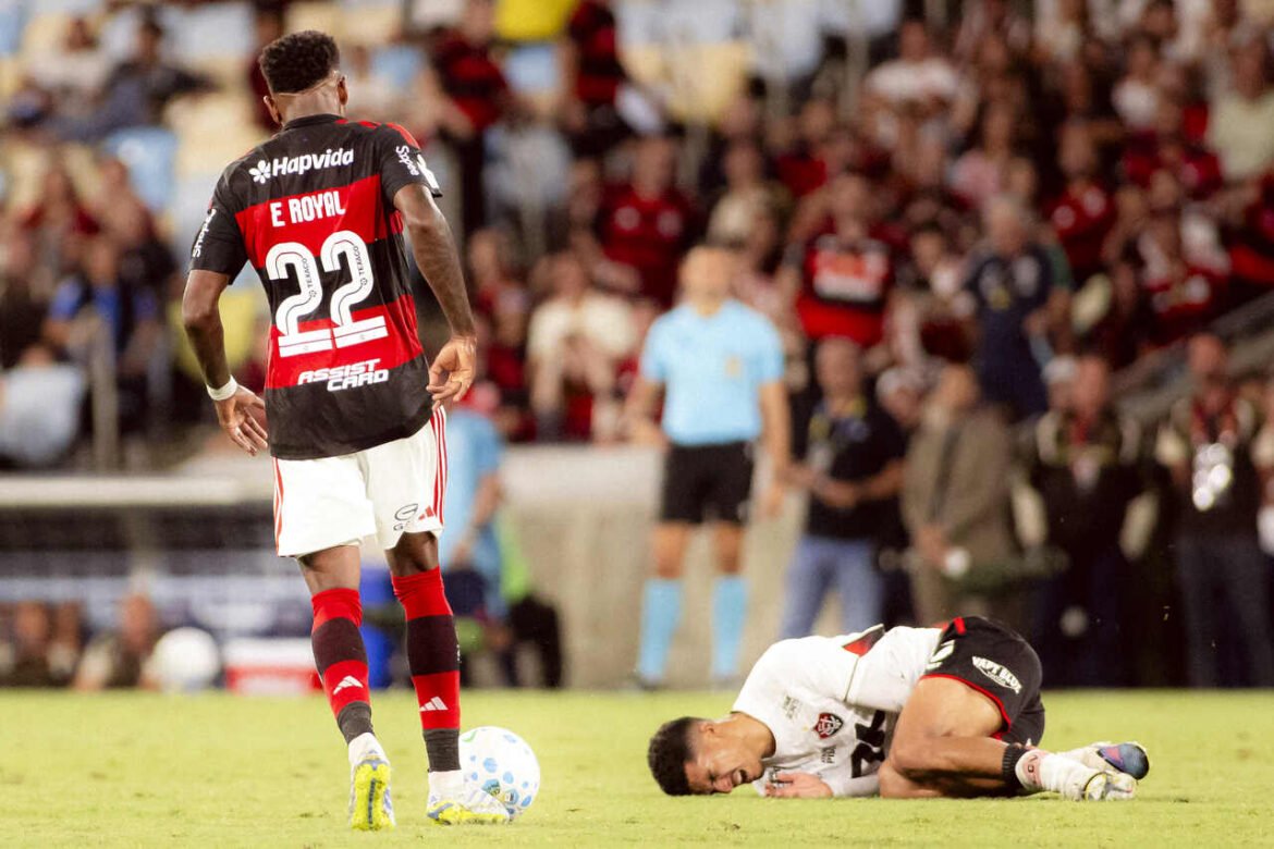 Emerson Royal afasta interesse em se transferir para o Flamengo