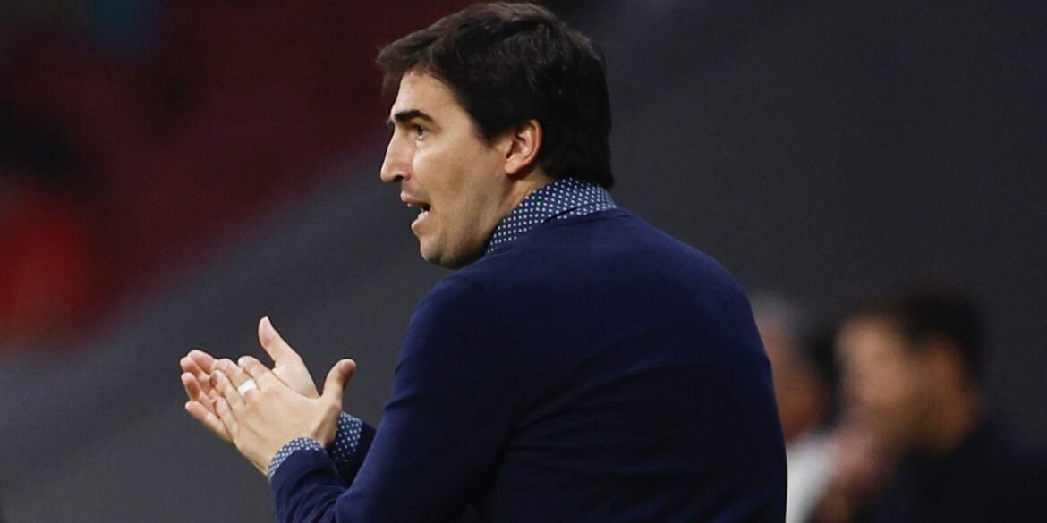 FSG em negociações para contratar Iraola e aprimorar Slot