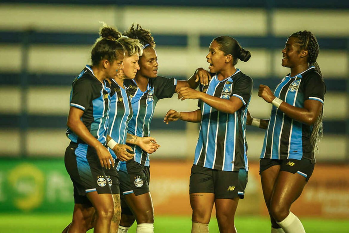 Grêmio vence o Vitória com grande desempenho e avança no Brasileirão Feminino