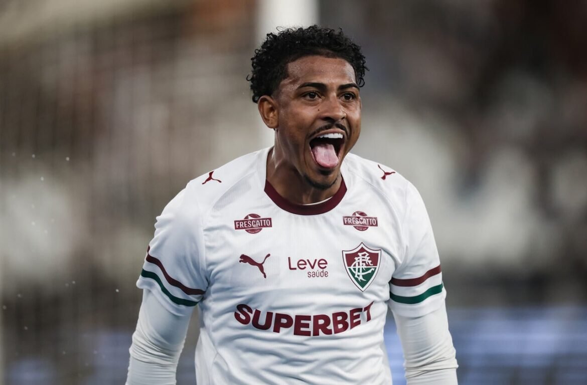 John Kennedy Brilha Novamente no Fluminense e Intensifica Competição pelo Ataque